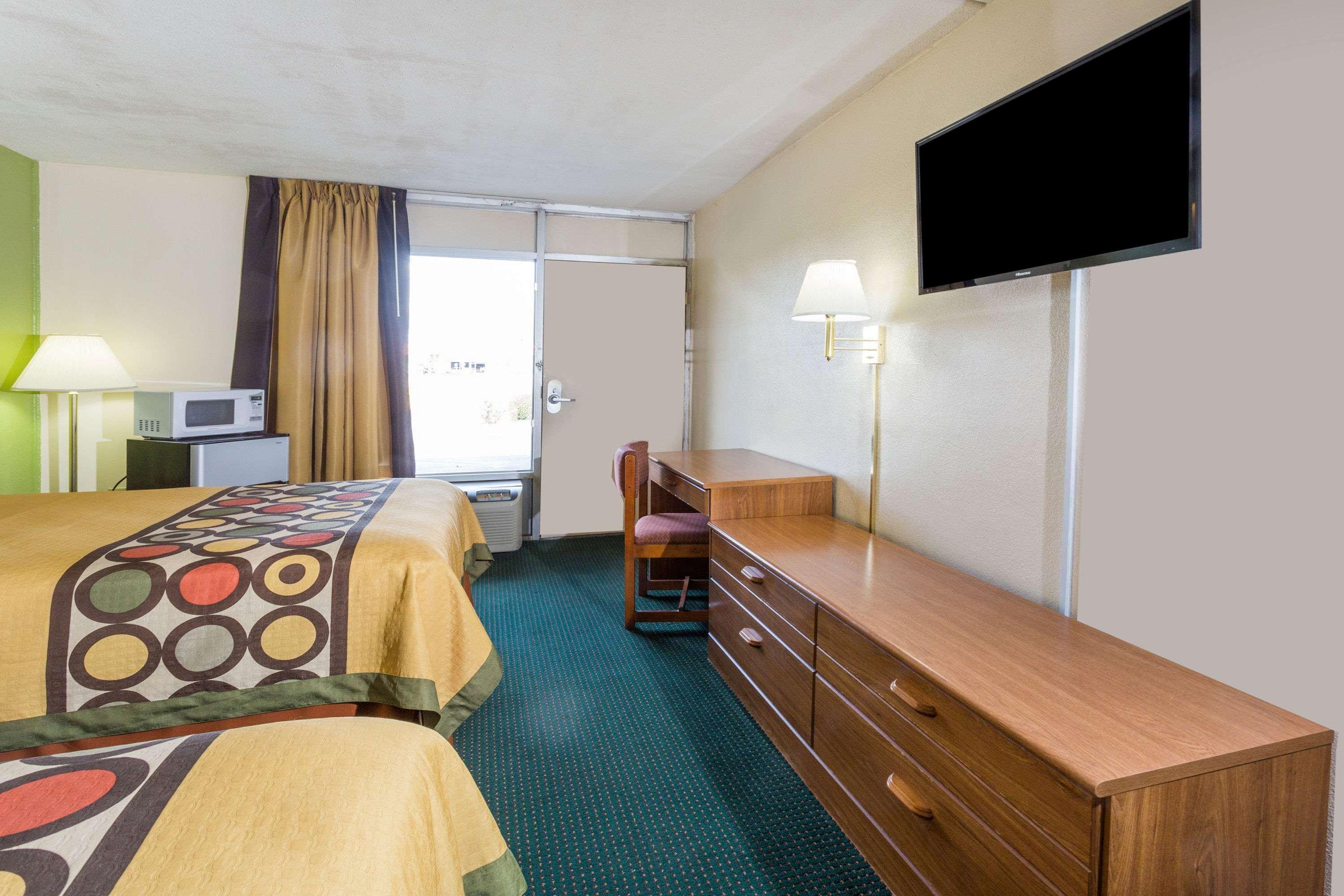 Super 8 By Wyndham Tifton Hotel Exterior foto