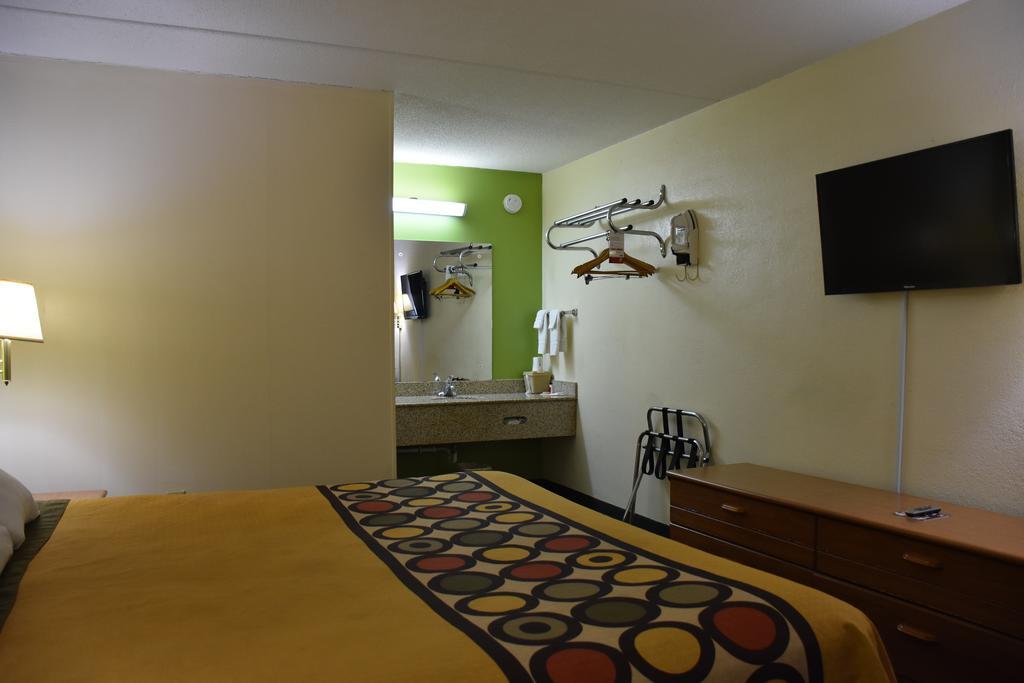Super 8 By Wyndham Tifton Hotel Exterior foto