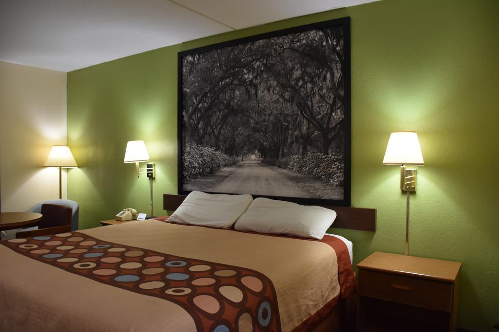 Super 8 By Wyndham Tifton Hotel Exterior foto